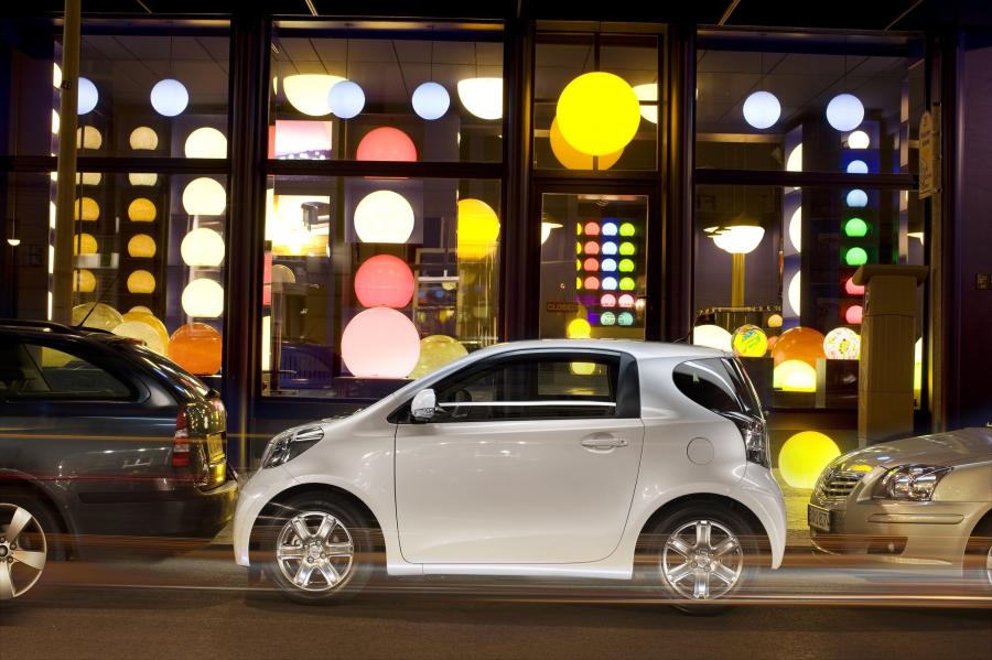  Toyota iQ 2008 года  (фото 94 из 225)